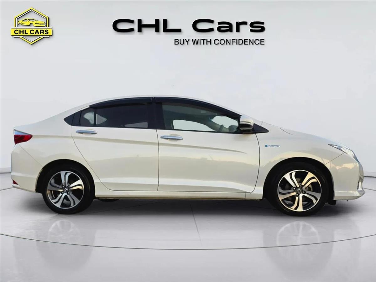 2016 Honda Grace thumbnail