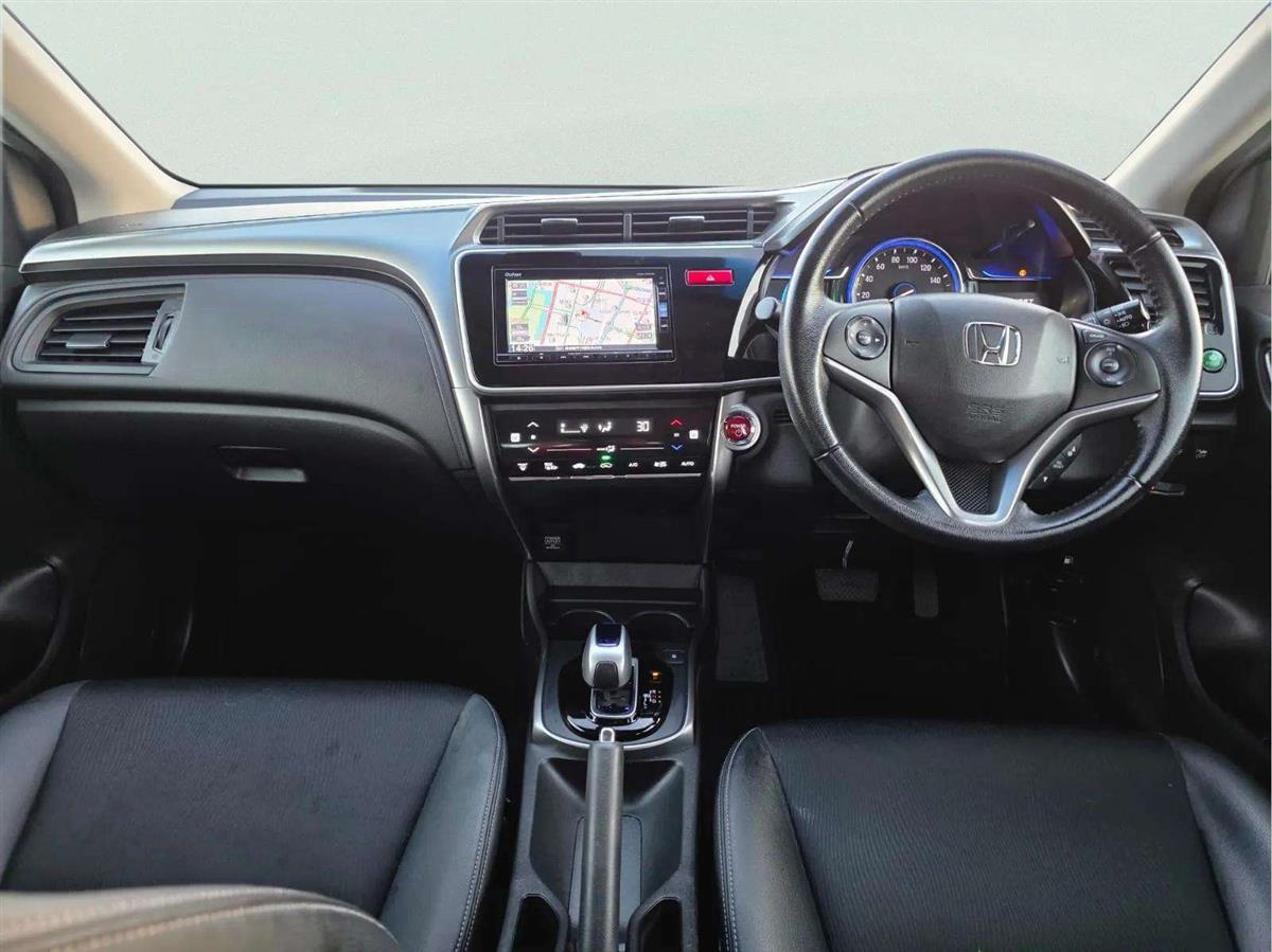 2016 Honda Grace thumbnail