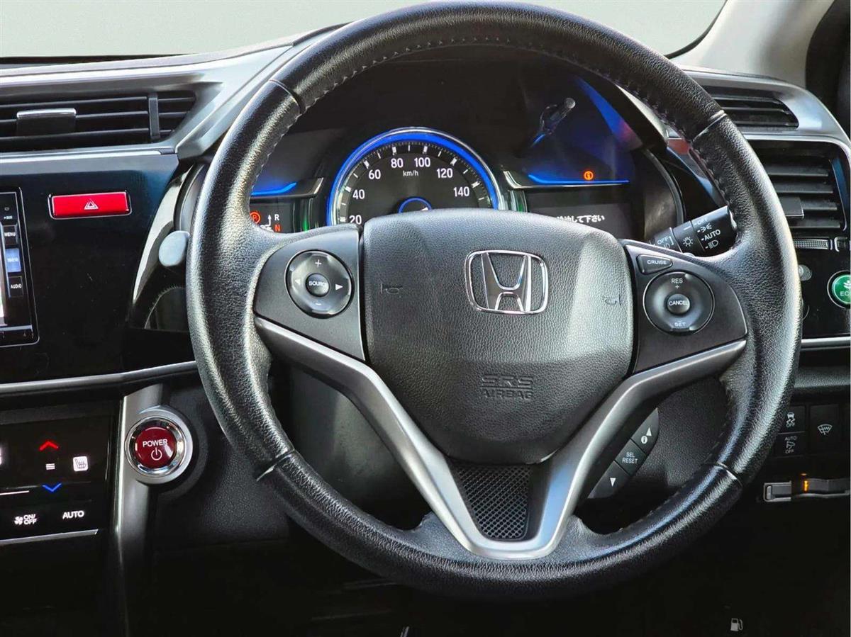 2016 Honda Grace thumbnail