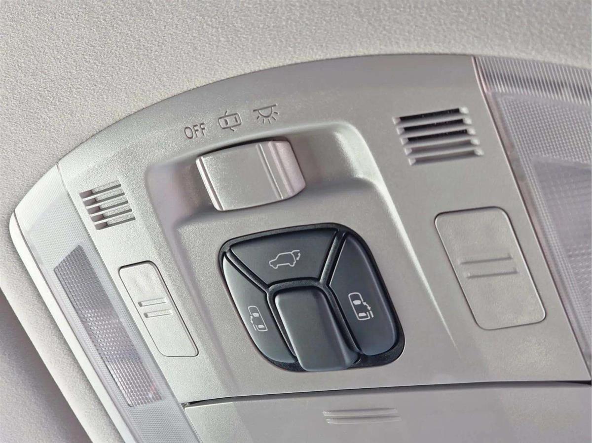 2014 Toyota Vellfire thumbnail