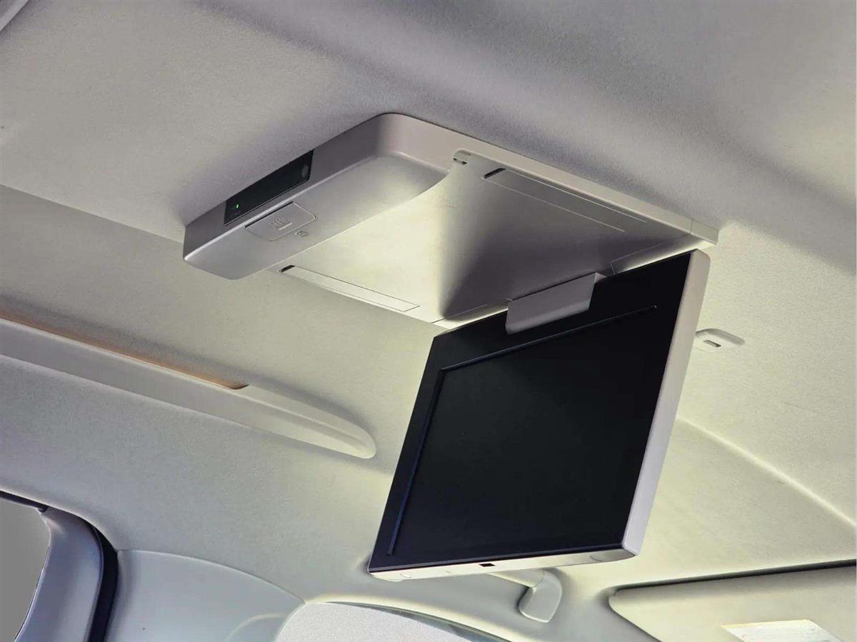 2014 Toyota Vellfire thumbnail