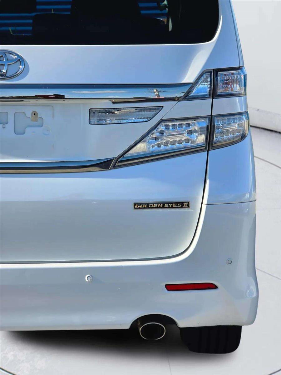 2014 Toyota Vellfire thumbnail