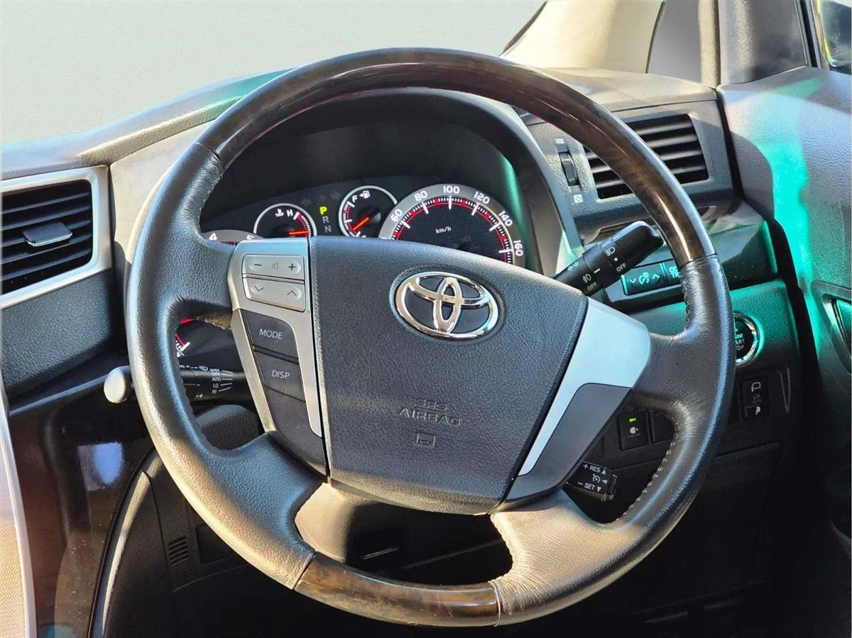 2014 Toyota Vellfire thumbnail