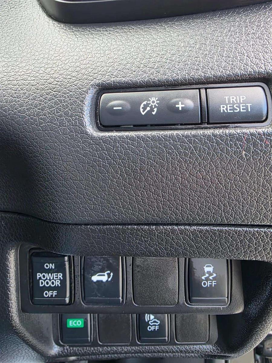 2017 Nissan X-Trail thumbnail