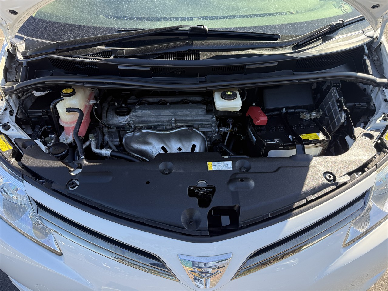 2015 Toyota Estima thumbnail