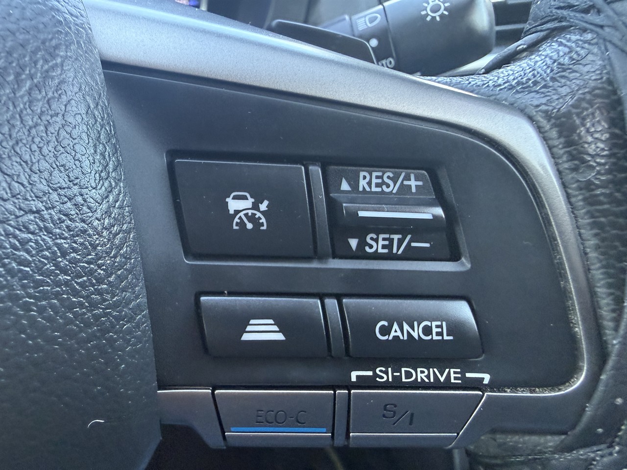 2015 Subaru XV thumbnail