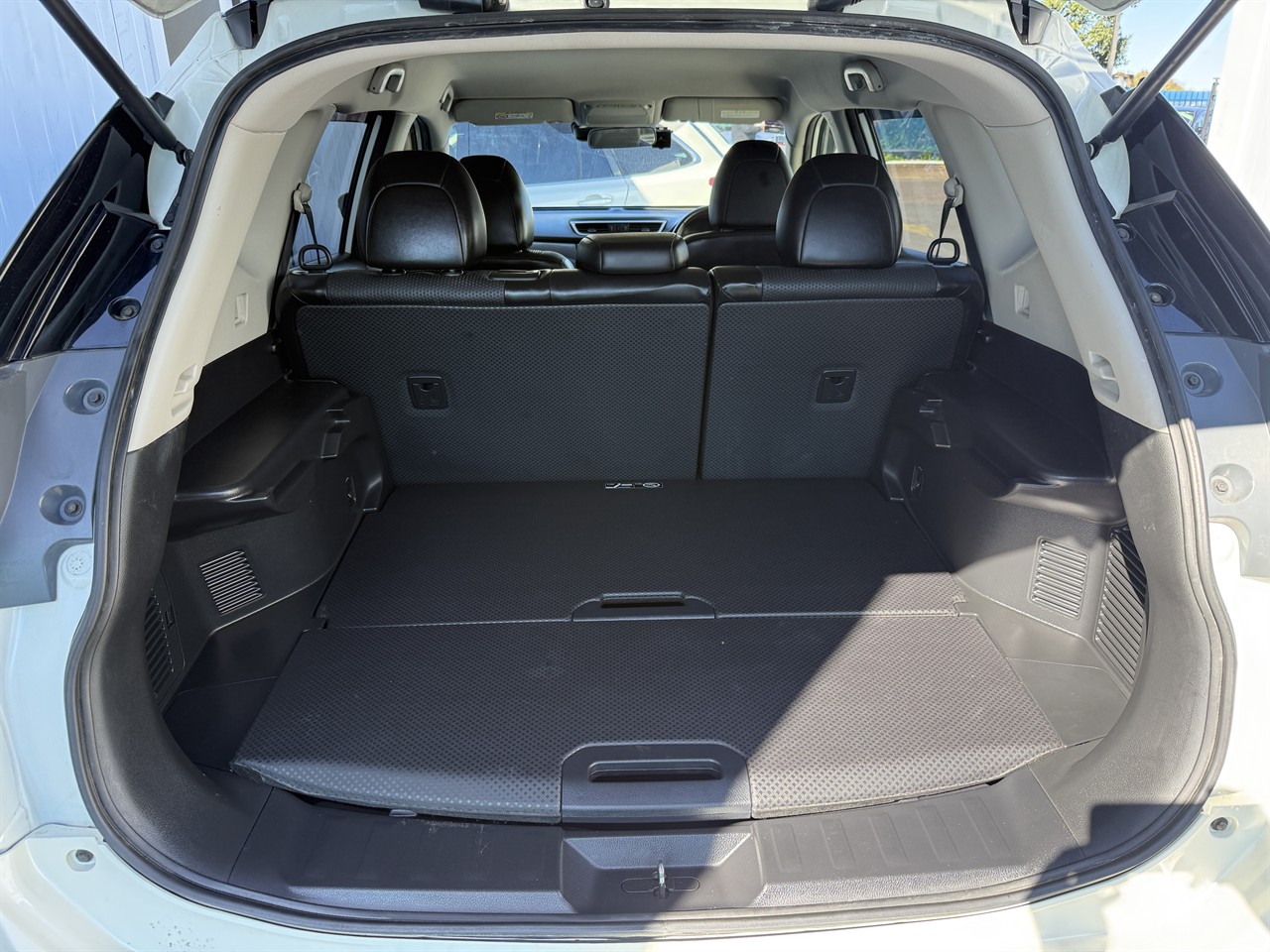 2014 Nissan X-Trail thumbnail