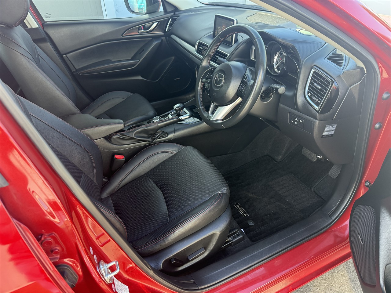 2014 Mazda Axela thumbnail
