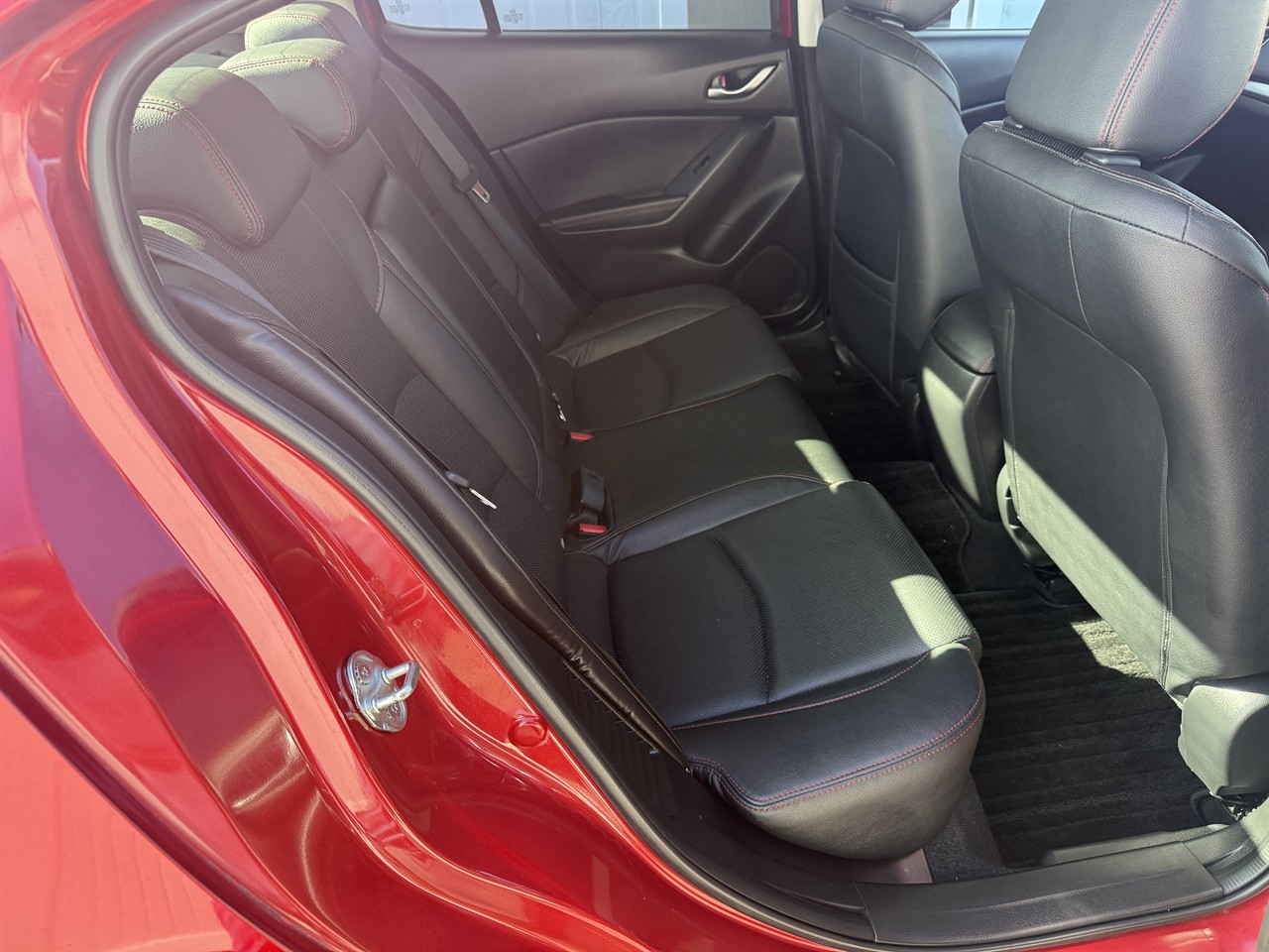 2014 Mazda Axela thumbnail