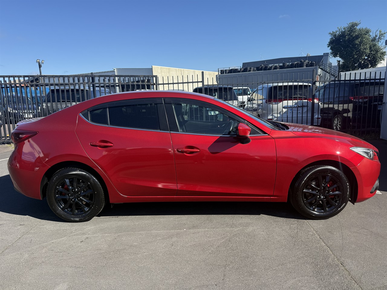 2014 Mazda Axela thumbnail