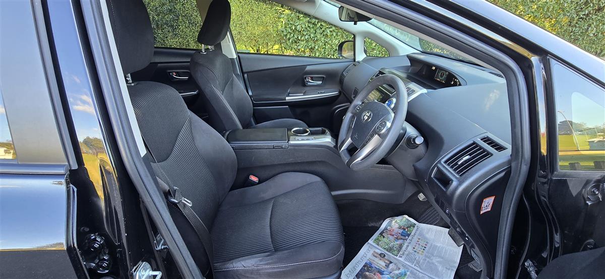 2015 Toyota Prius thumbnail