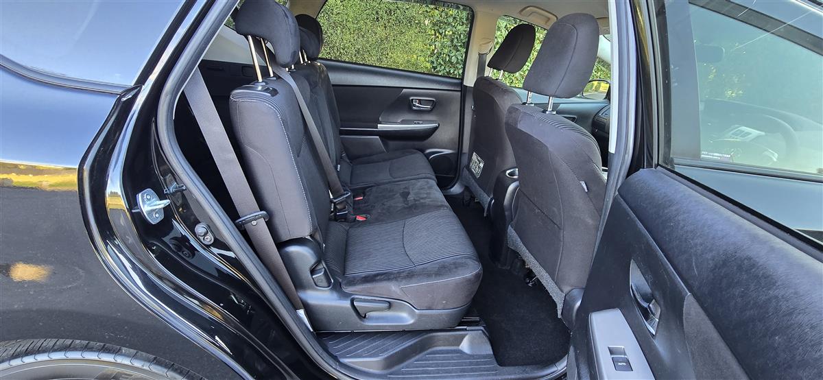 2015 Toyota Prius thumbnail