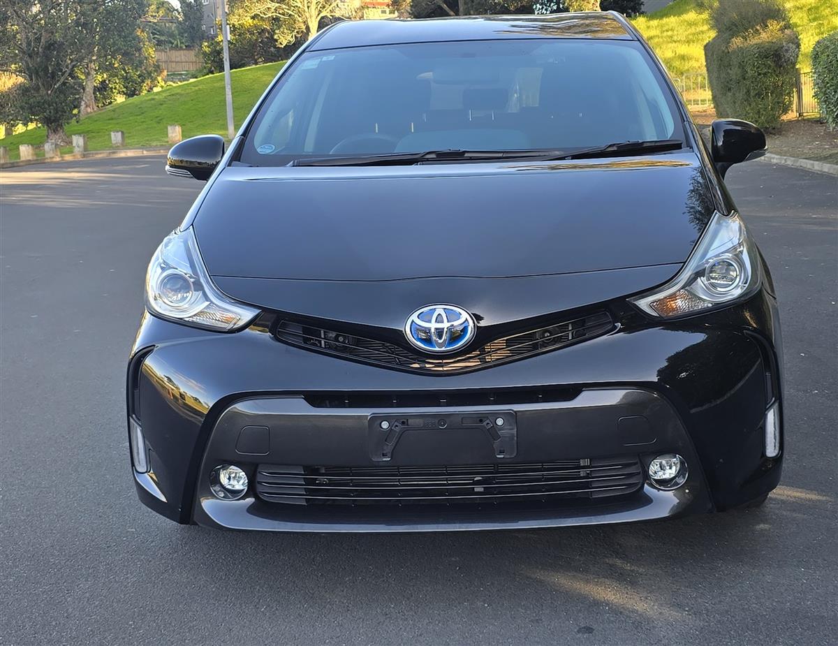 2015 Toyota Prius thumbnail