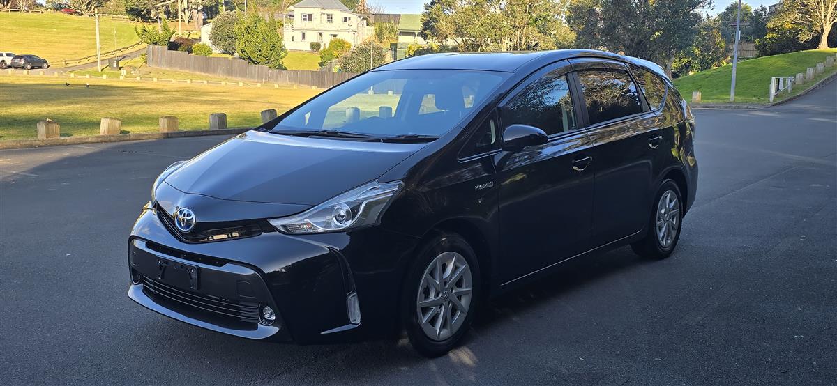 2015 Toyota Prius thumbnail