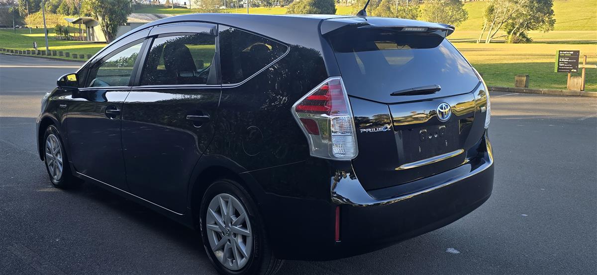 2015 Toyota Prius thumbnail