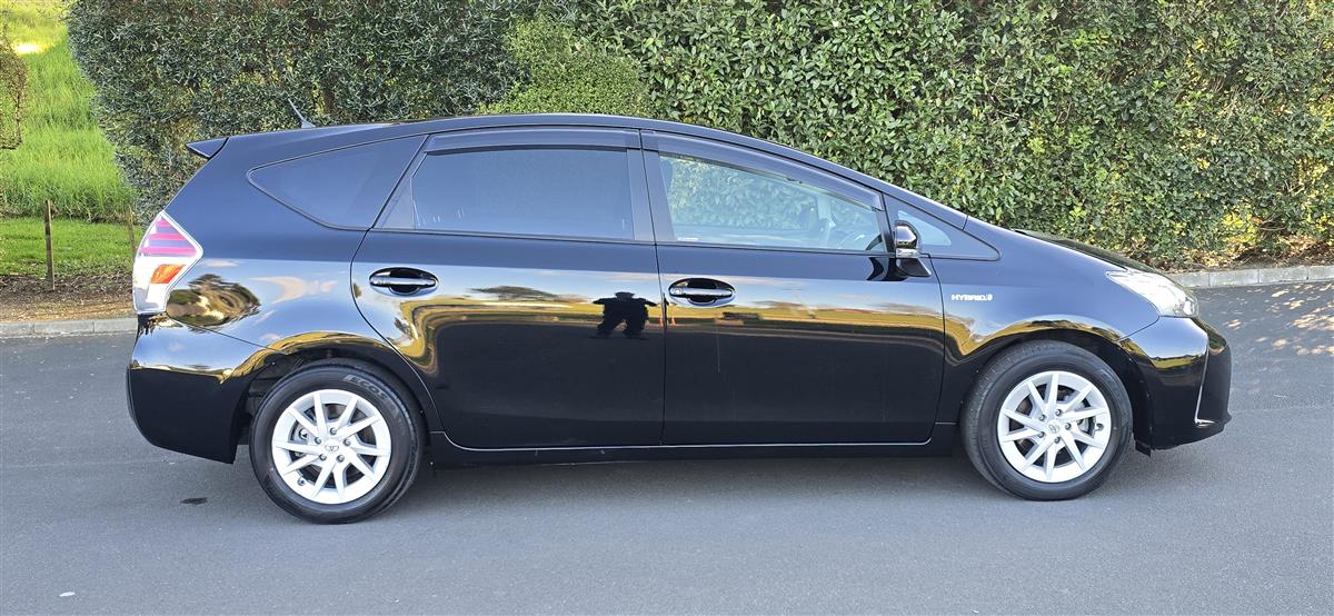 2015 Toyota Prius thumbnail