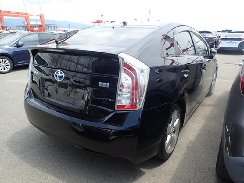 2012 Toyota Prius thumbnail