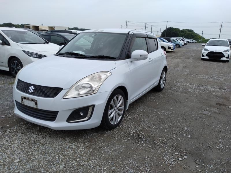 2013 Suzuki Swift thumbnail