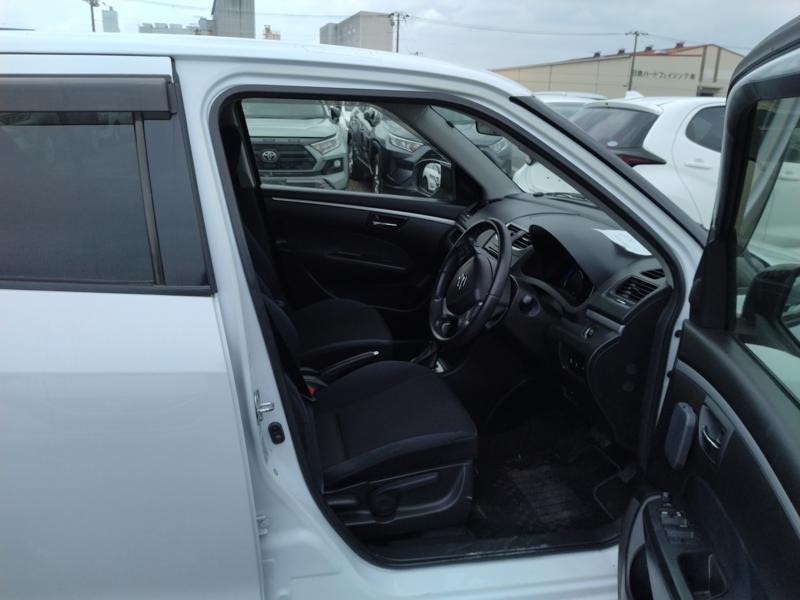 2013 Suzuki Swift thumbnail