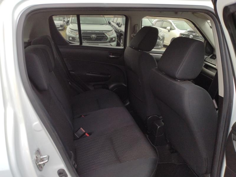 2013 Suzuki Swift thumbnail