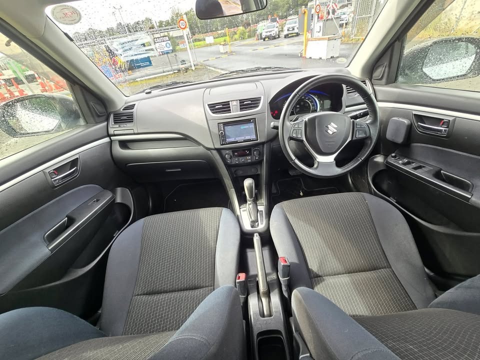 2013 Suzuki Swift thumbnail