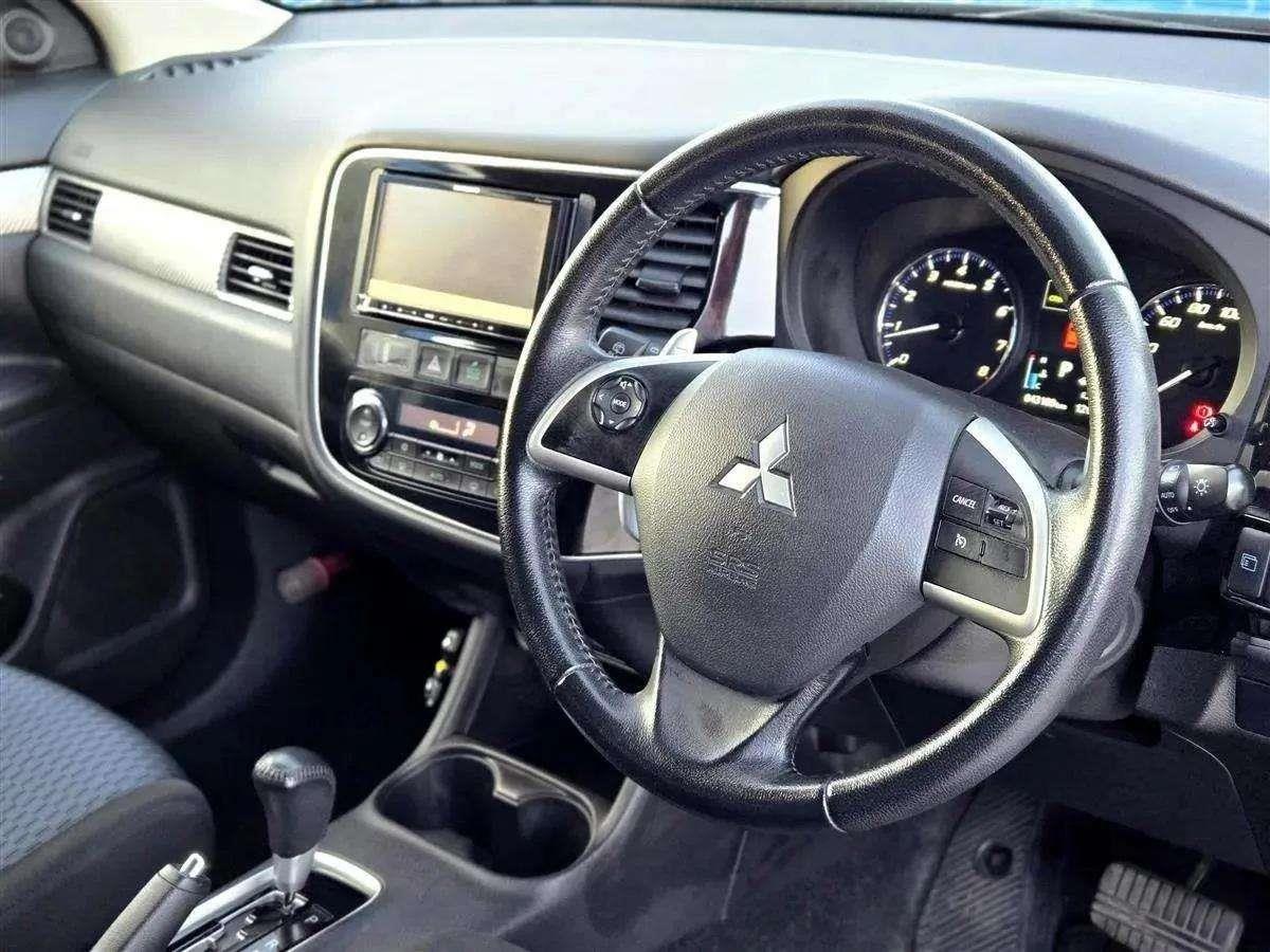 2013 Mitsubishi Outlander thumbnail