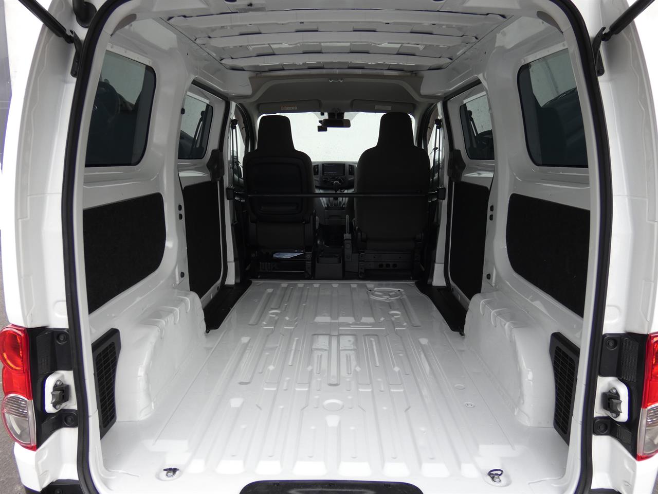 2020 Nissan NV200 thumbnail