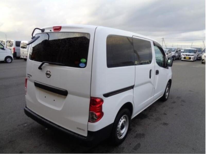 2020 Nissan NV200 thumbnail