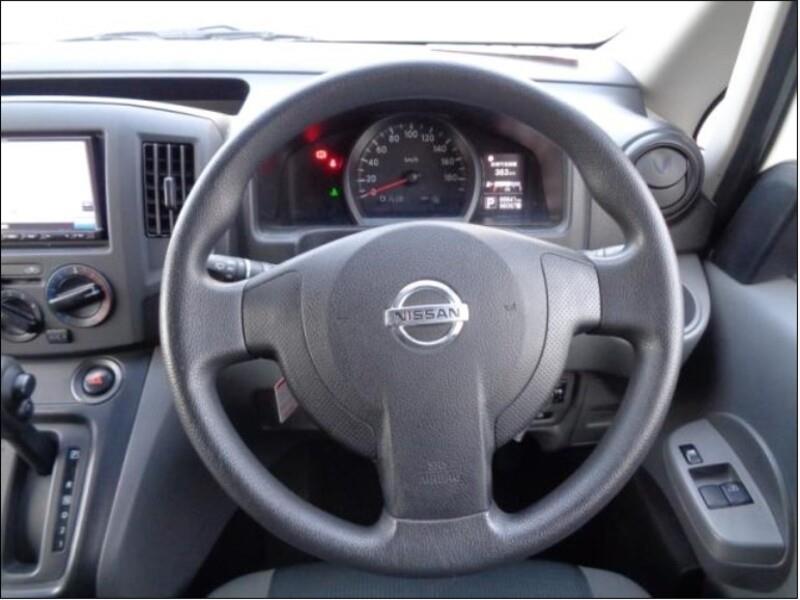 2020 Nissan NV200 thumbnail