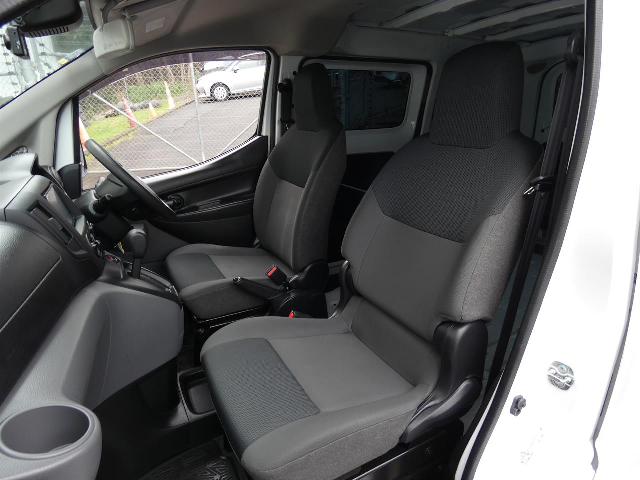 2020 Nissan NV200 thumbnail