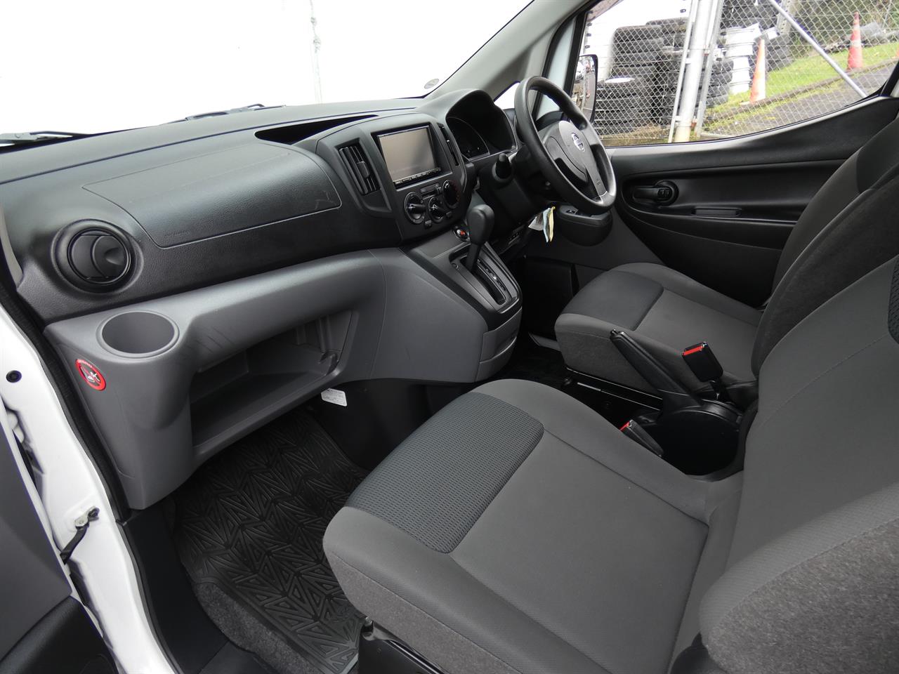 2020 Nissan NV200 thumbnail