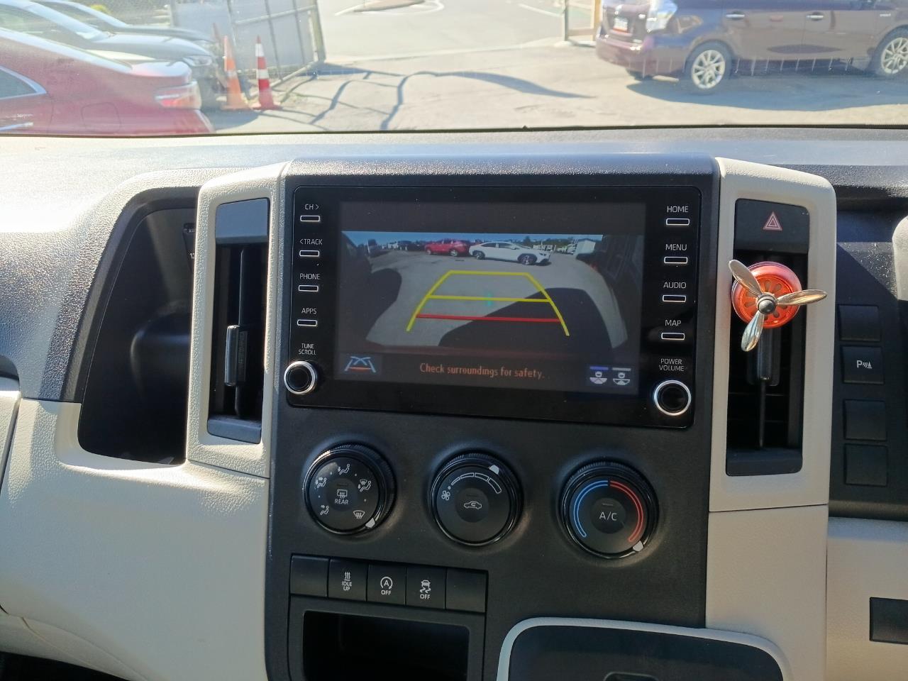 2021 Toyota Hiace thumbnail