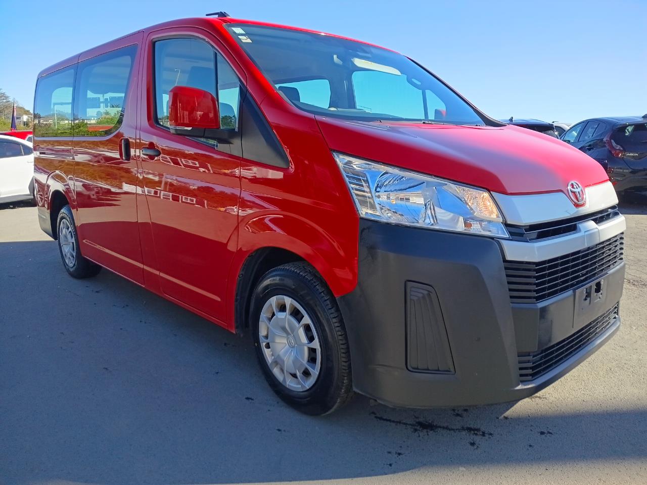 2021 Toyota Hiace thumbnail