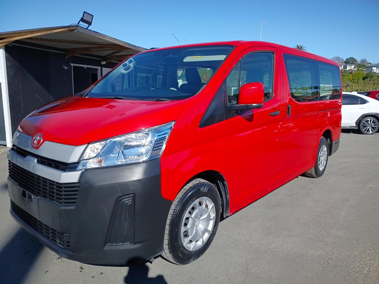 2021 Toyota Hiace thumbnail