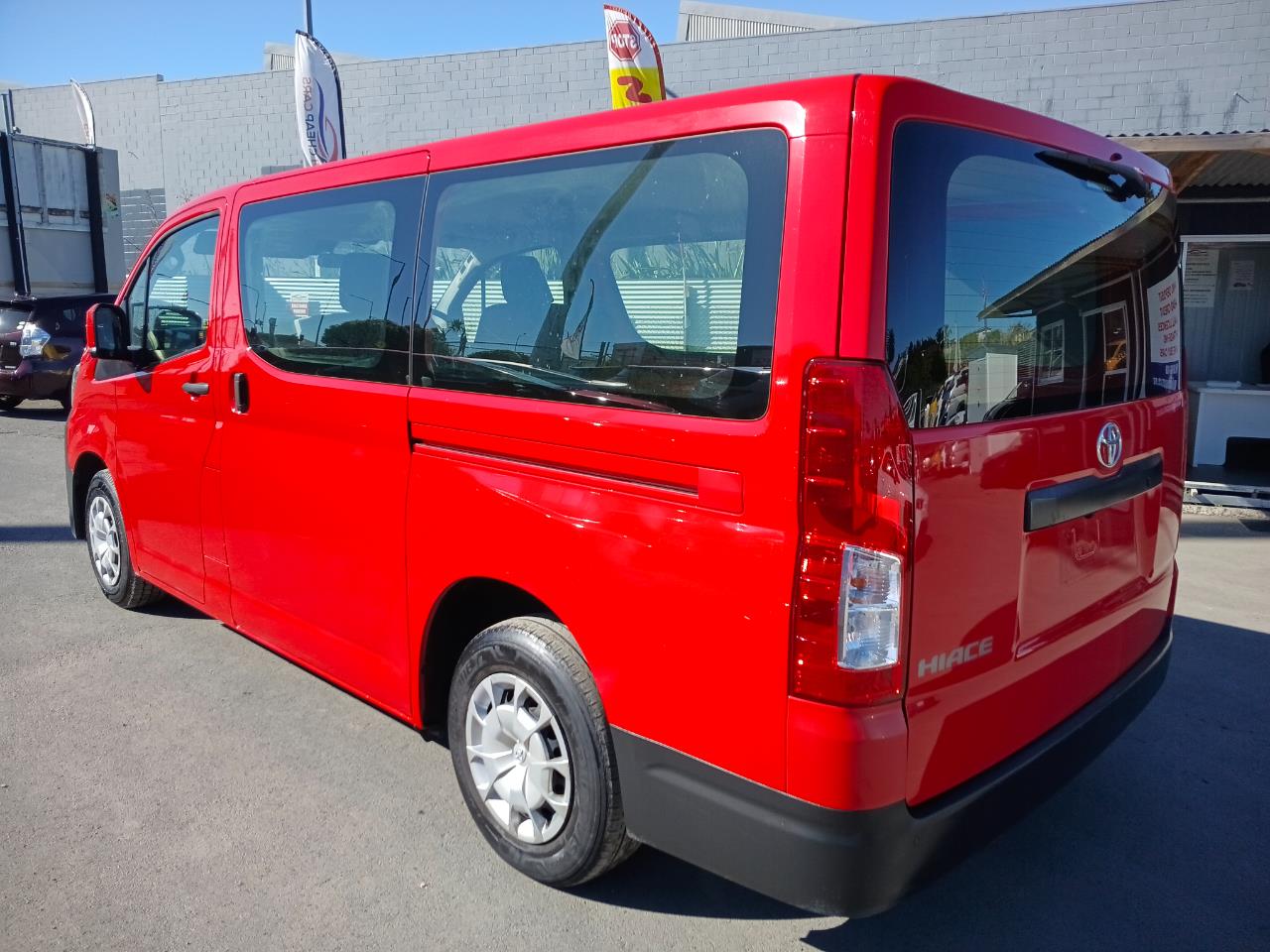 2021 Toyota Hiace thumbnail