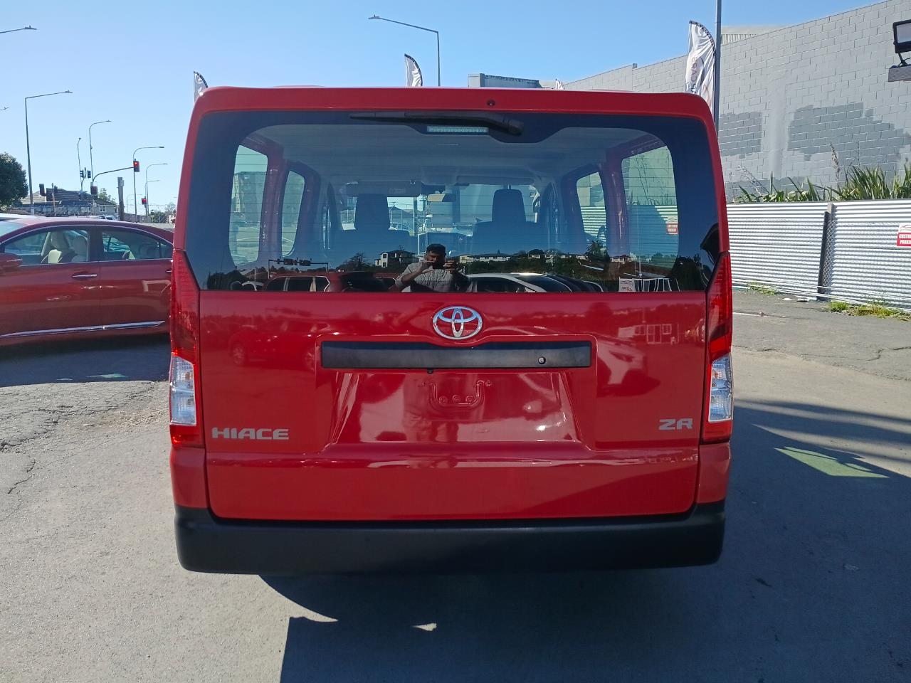 2021 Toyota Hiace thumbnail