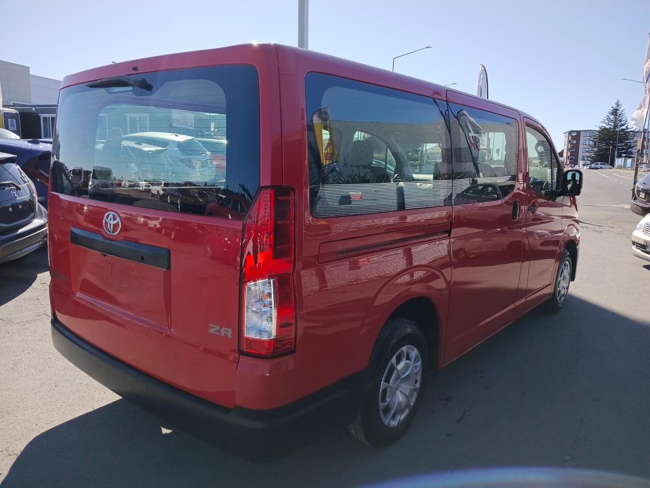 2021 Toyota Hiace thumbnail