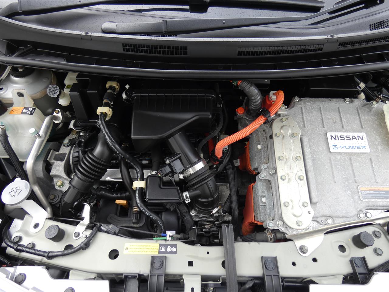 2017 Nissan NOTE thumbnail