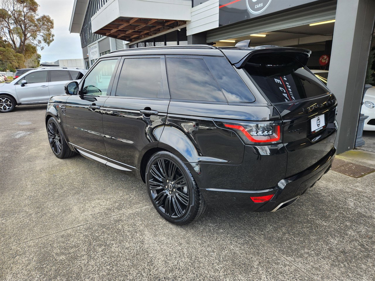 2020 Land Rover Range Rover Sport thumbnail