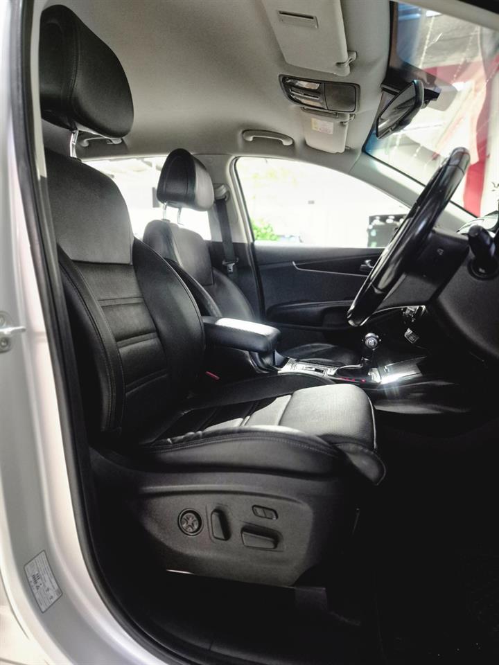 2016 Kia Sorento thumbnail