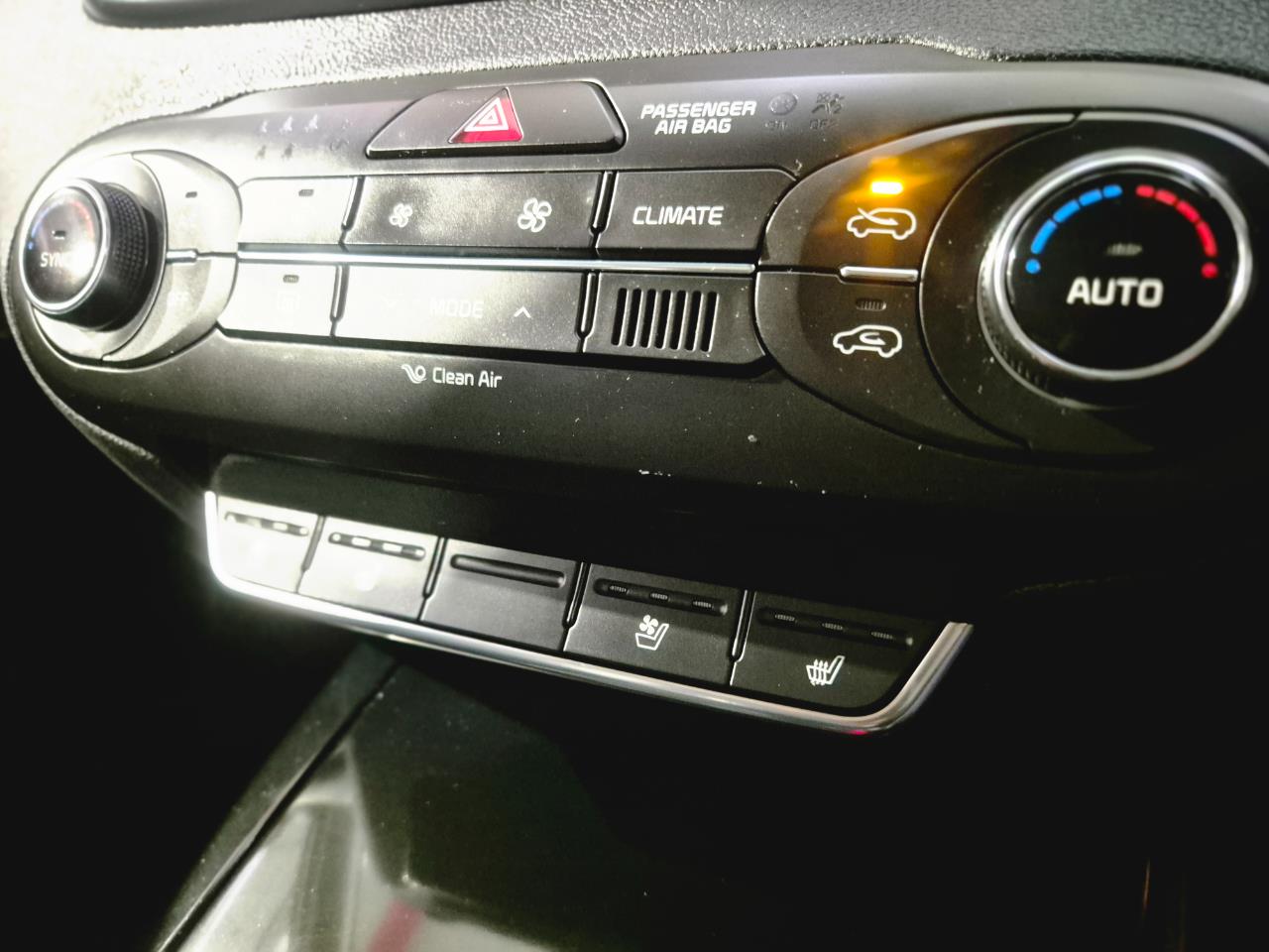 2016 Kia Sorento thumbnail