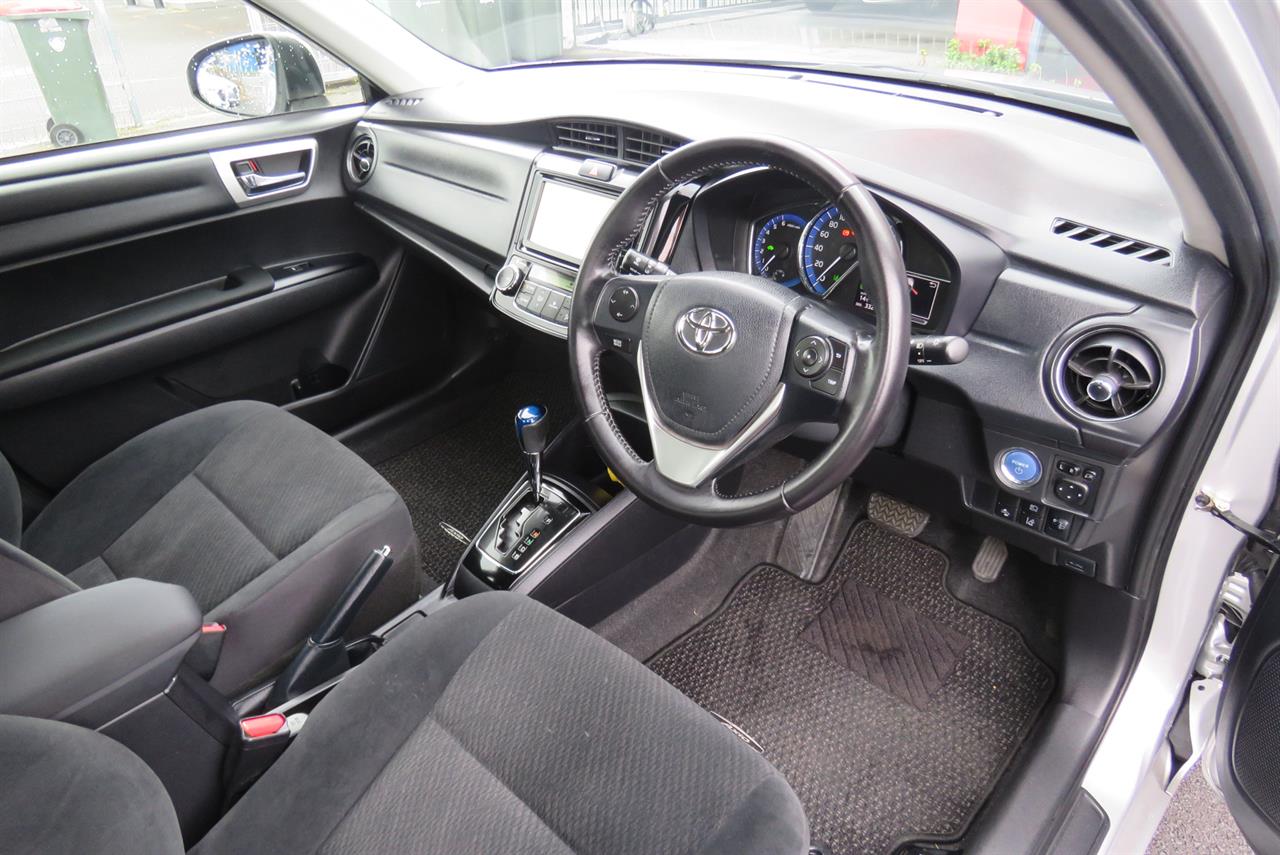 2015 Toyota Corolla thumbnail