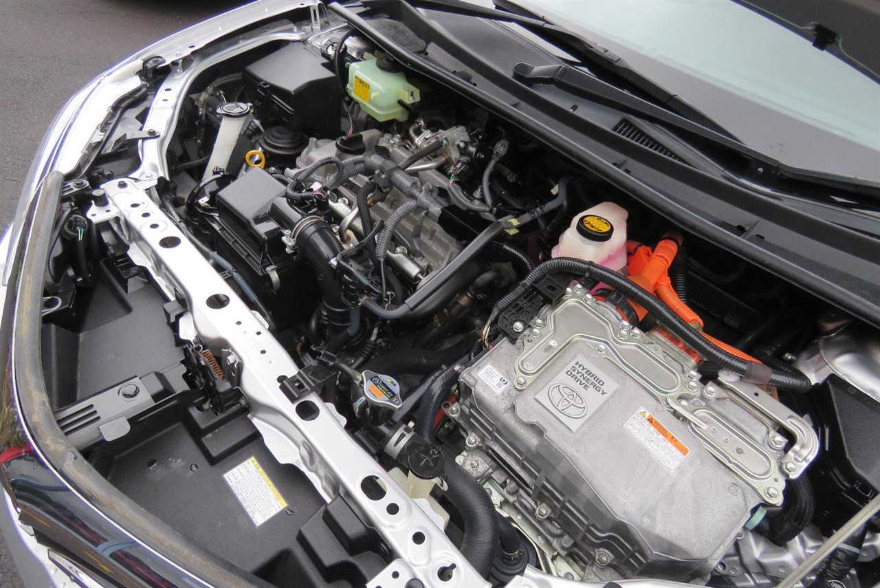 2015 Toyota Corolla thumbnail