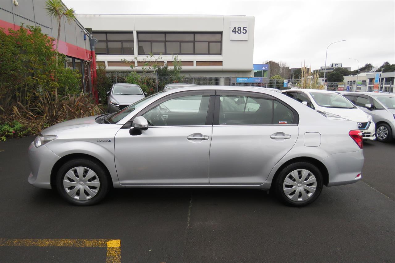 2015 Toyota Corolla thumbnail