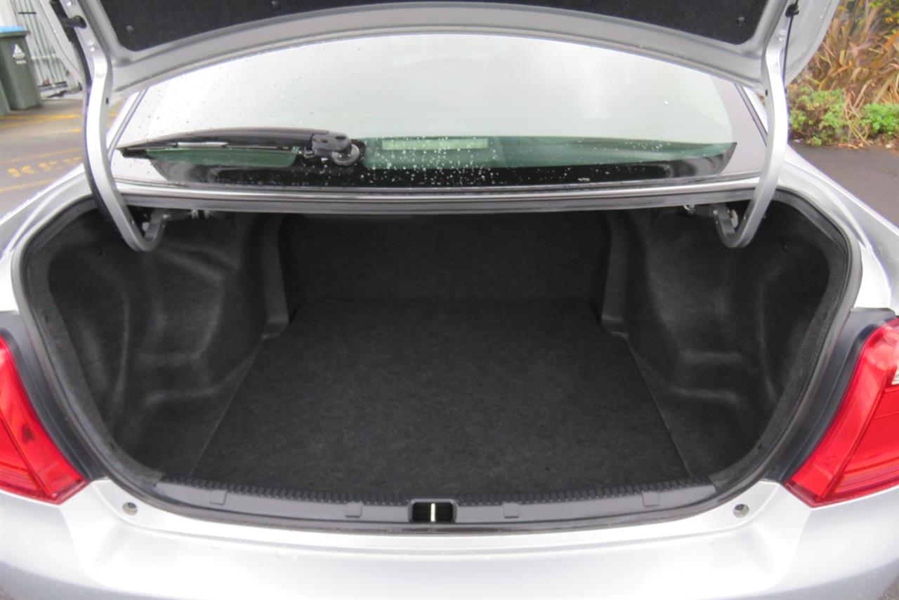 2015 Toyota Corolla thumbnail