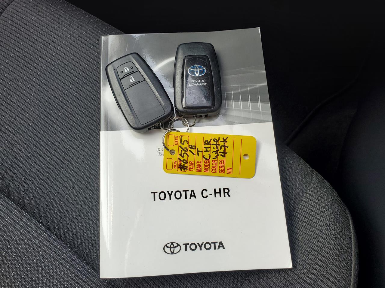 2018 Toyota C-HR thumbnail