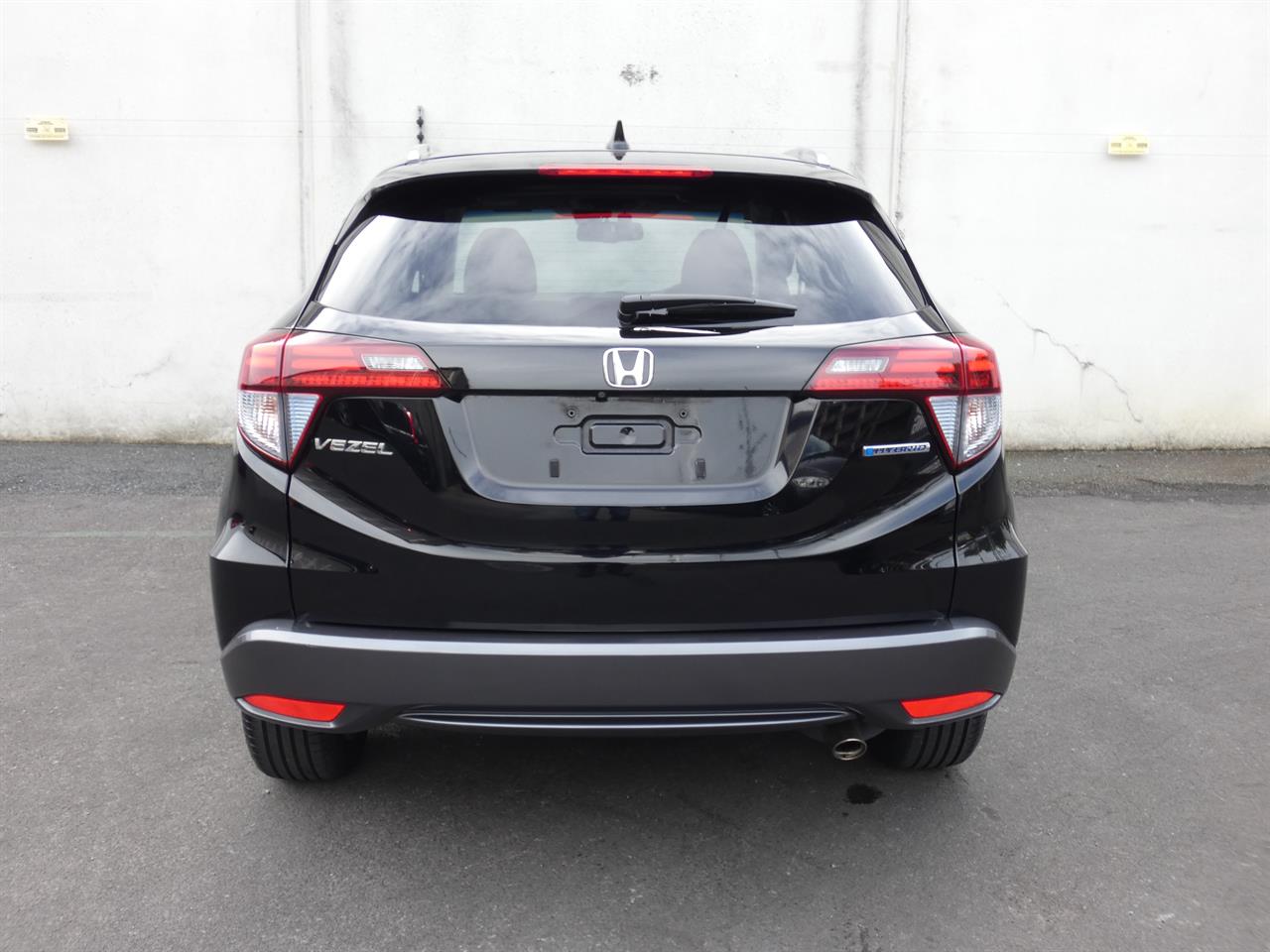 2017 Honda Vezel thumbnail