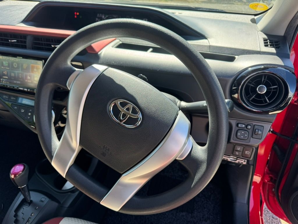 2016 Toyota Aqua thumbnail