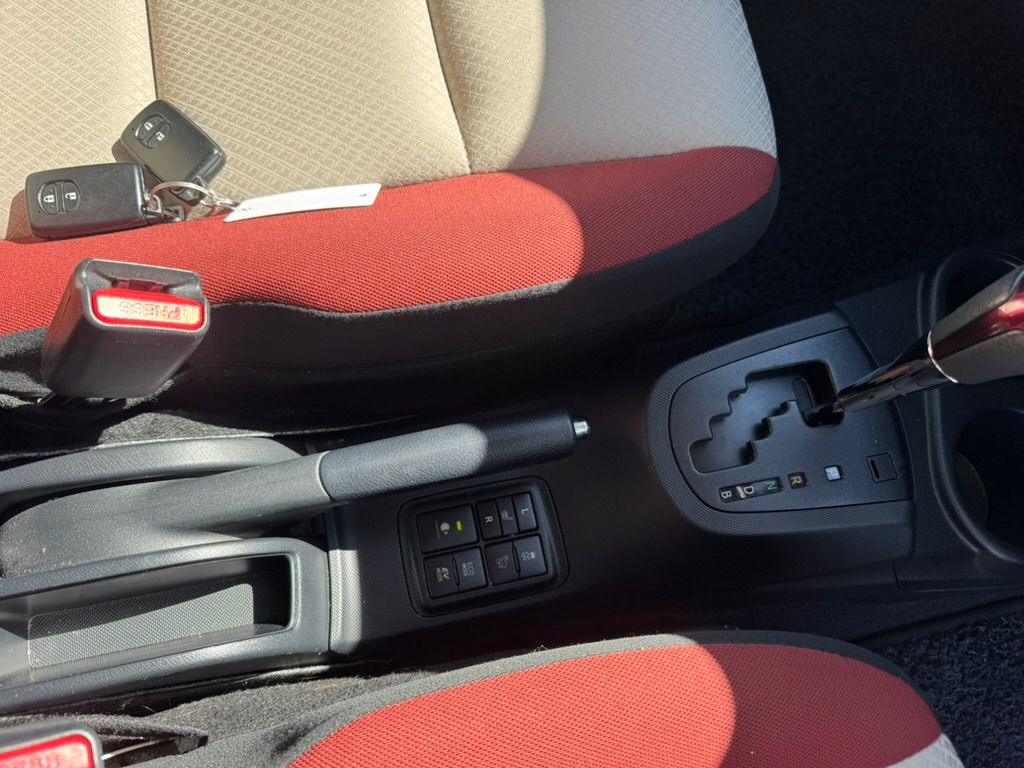 2016 Toyota Aqua thumbnail