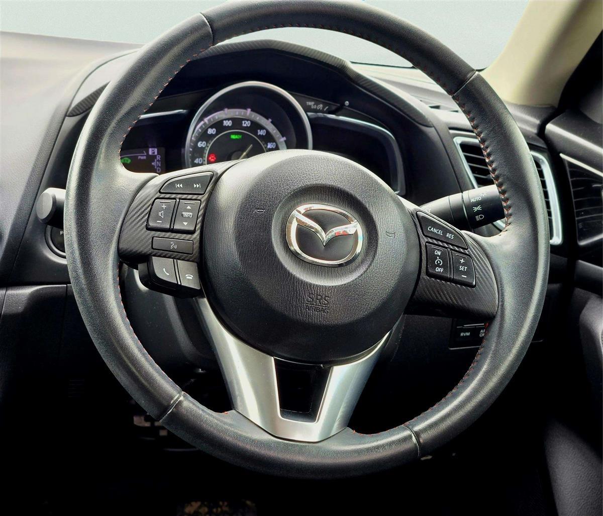 2014 Mazda Axela thumbnail